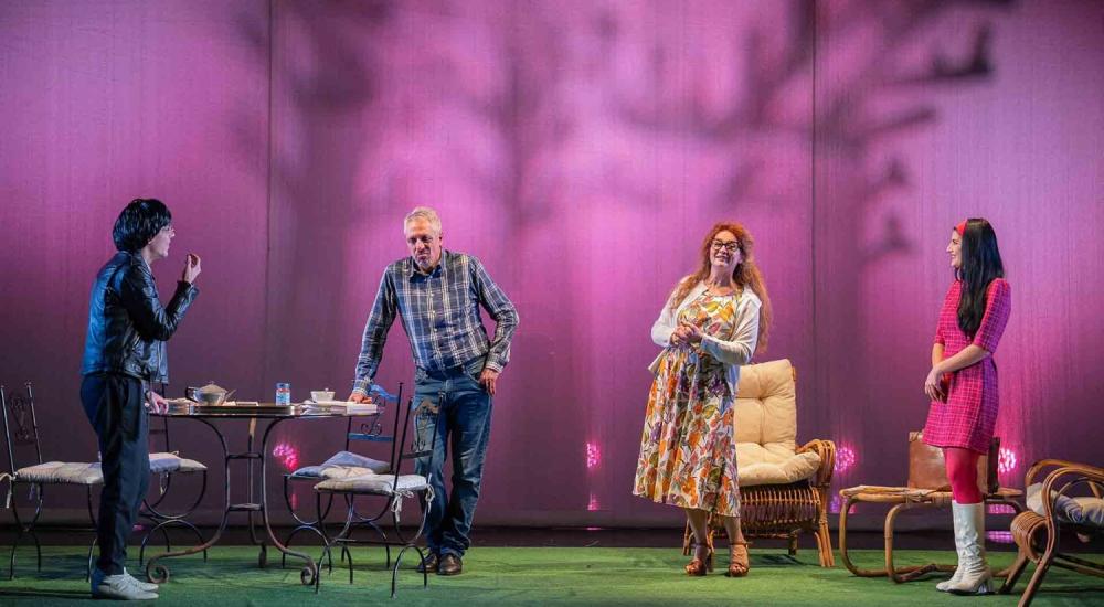 Bassanonet.it Si accende la Stagione teatrale al Remondini, con Max Pisu