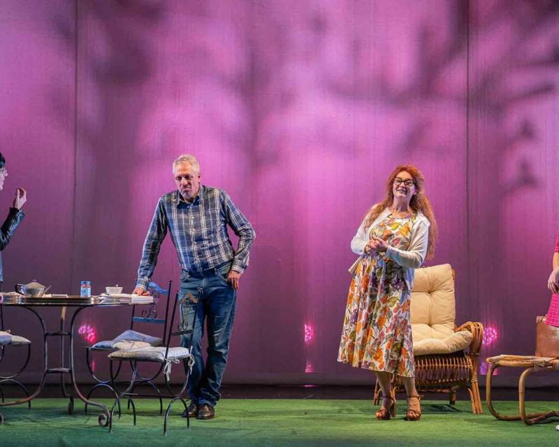 Bassanonet.it Si accende la Stagione teatrale al Remondini, con Max Pisu