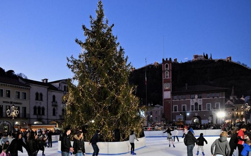 Bassanonet.it Dj on Ice e curling: Marostica saluta il Natale