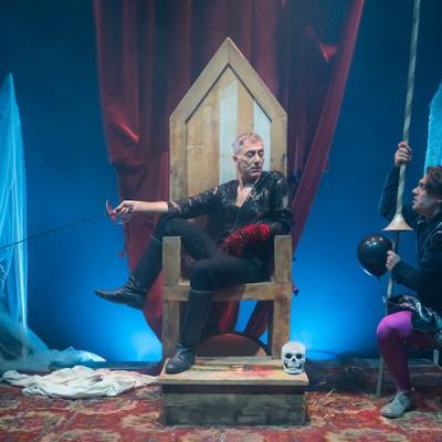 Bassanonet.it <em>Amleto²</em>: un principe-attore da amare