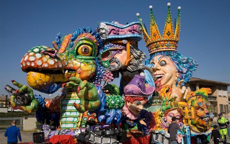 Bassanonet.it Amore, Maschere e Scatti d'Autore: il cuore di Bassano batte al Grifone