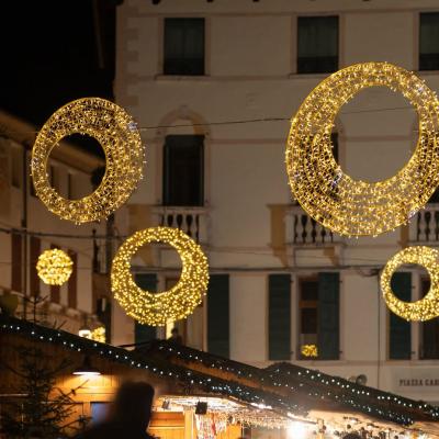 Bassanonet.it Luminarie e bilancio a Bassano: commercianti e cittadini verso una quota volontaria