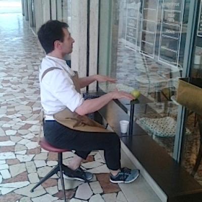 Bassanonet.it La leggenda del pianista sotto il portico