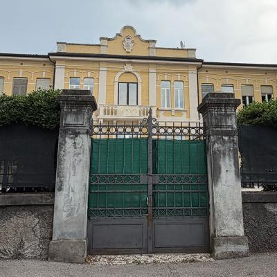 Bassanonet.it Alunni bendati a Marostica, continua lo scontro politico: la nota di Fratelli d'Italia