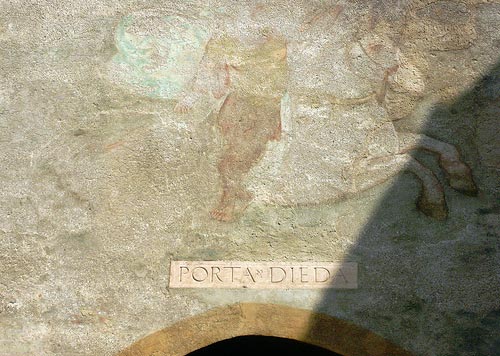 Porta Dieda, particolare del cavallo