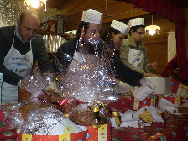 Inaugurato il "Mercatino di Natale"