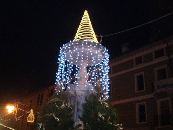 Inaugurato il "Mercatino di Natale"