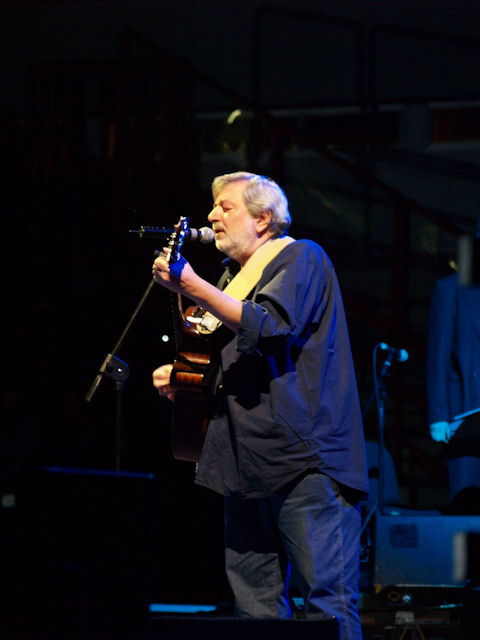 Tutto esaurito al Palabassano per Guccini