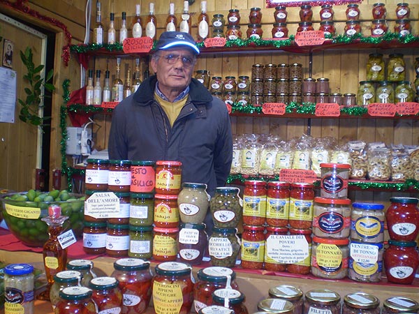Inaugurato il "Mercatino di Natale"