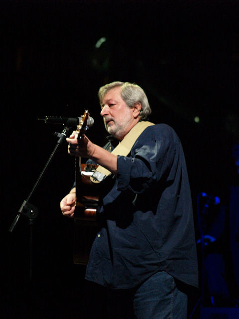 Tutto esaurito al Palabassano per Guccini