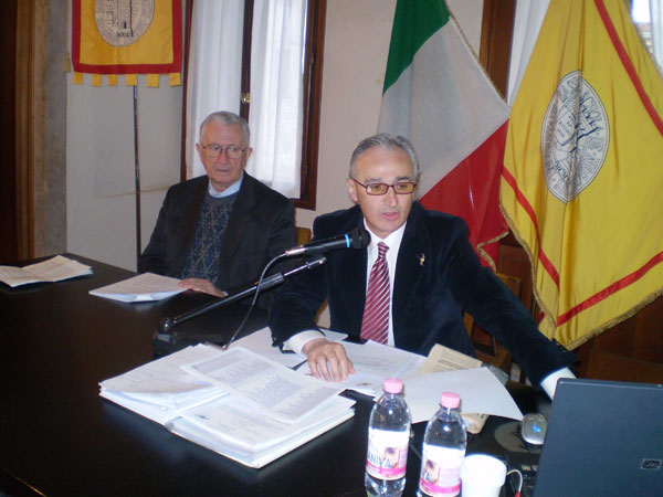 Il prof. Luigi Secco e il dott.Tullio Chiminazzo durante la presentazione del progetto