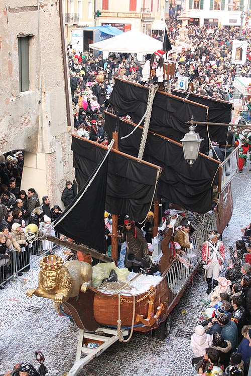 Carnevale, la festa dei Carri