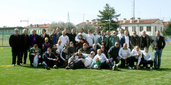 Un nuovo campo da calcio al Centro Giovanile