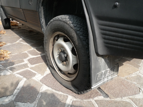 Vandali in azione in Viale Venezia