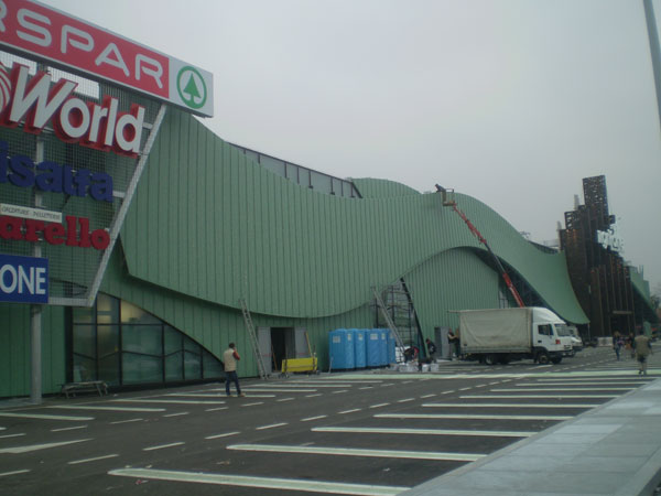 Centro commerciale, lunedì l'inaugurazione