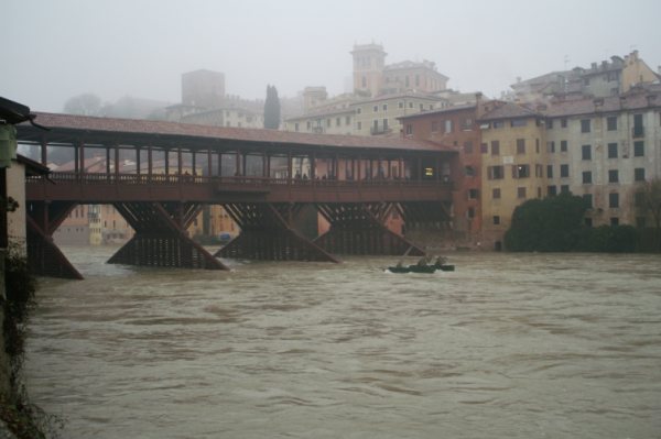 Il fiume Brenta in piena