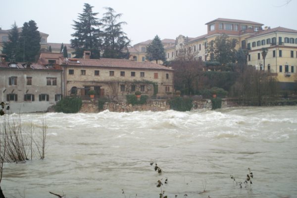 Il fiume Brenta in piena