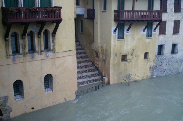 Il fiume Brenta in piena