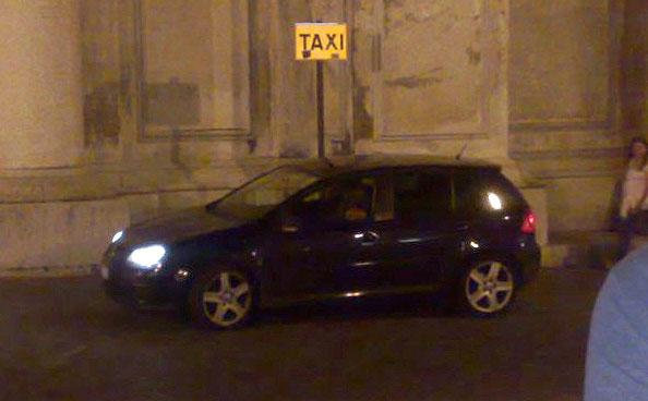 Troverà parcheggio il tipo con la Golf?