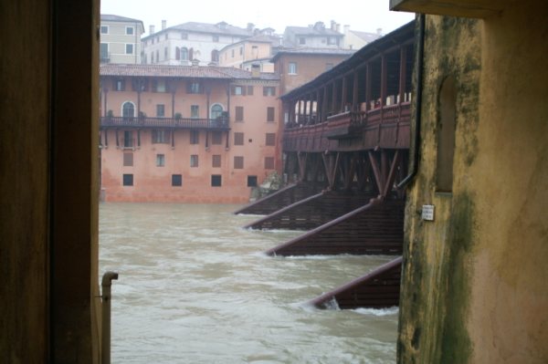 Il fiume Brenta in piena