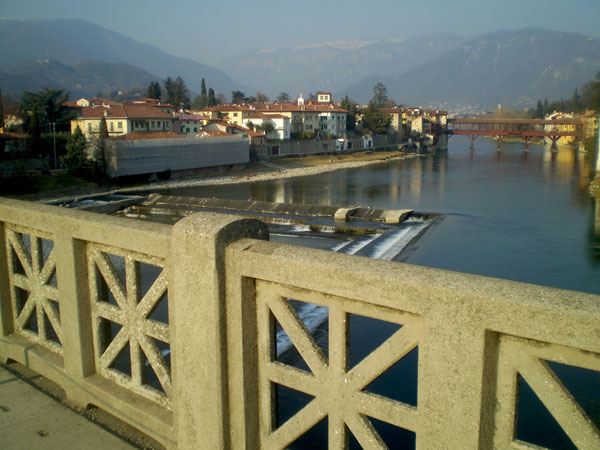 Il “nuovo” Ponte Nuovo e la passerella tra le due rive