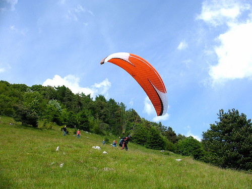 Parapendio e deltaplani in volo a Borso del Grappa