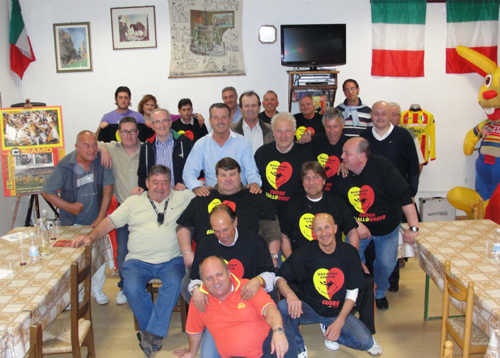 Il leader dei Fedelissimi fa un passo indietro