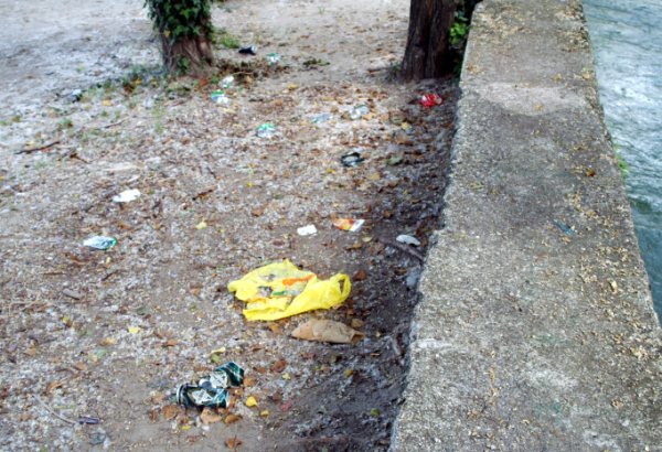 Passeggiata tra le immondizie