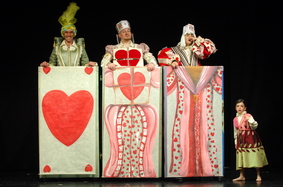 "Alice e il paese delle meraviglie" inaugura il minifest di OperaEstate