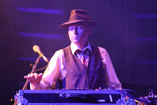 Il tango dei Gotan Project in Piazza degli Scacchi