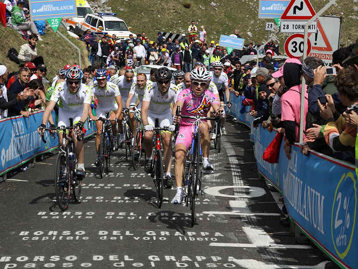 Giro 2010, il grande show di Simone Temperato.