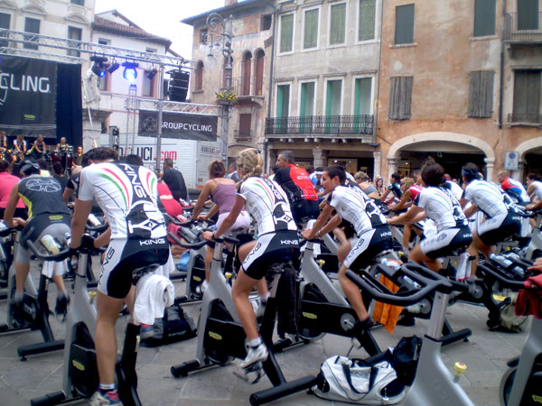 Spinning in piazza per la "Città della Speranza"