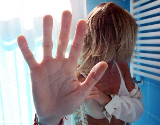 Violenza sulle donne, chiedete aiuto