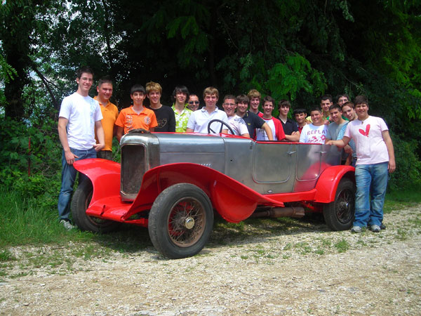 A.A.A., restauratori di auto d'epoca cercansi
