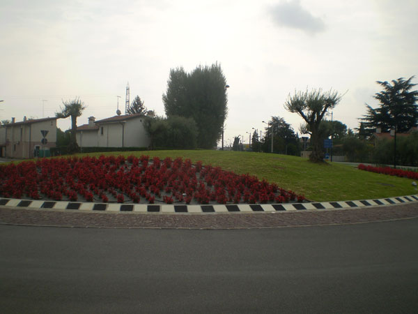 La rotatoria di Via Nardi a Romano