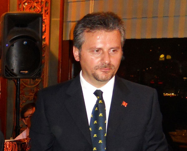 "Lavoro versus Speculazione"