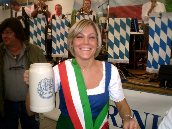 La borgomastra Silvia inaugura la “sua” fiera
