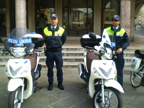 Due scooter per i vigili di quartiere
