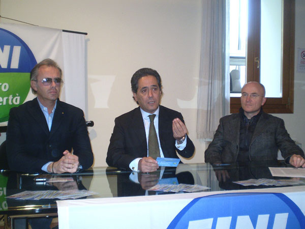 Futuro e Libertà: “E' finita un'epoca politica”