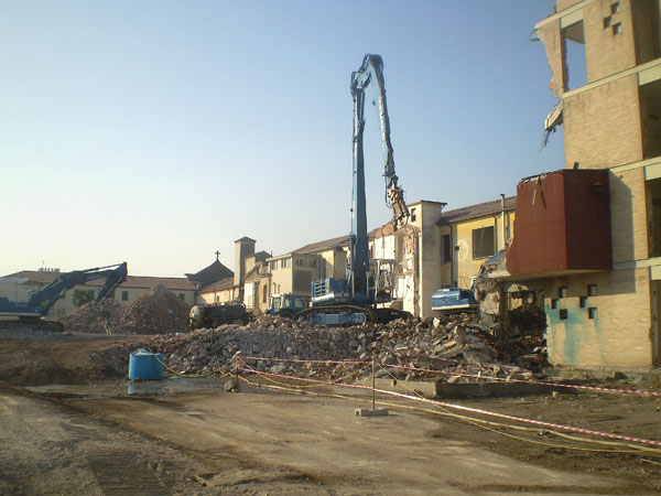 Demolizione del Vecchio Ospedale
