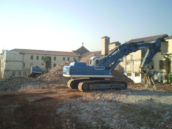 Demolizione del Vecchio Ospedale