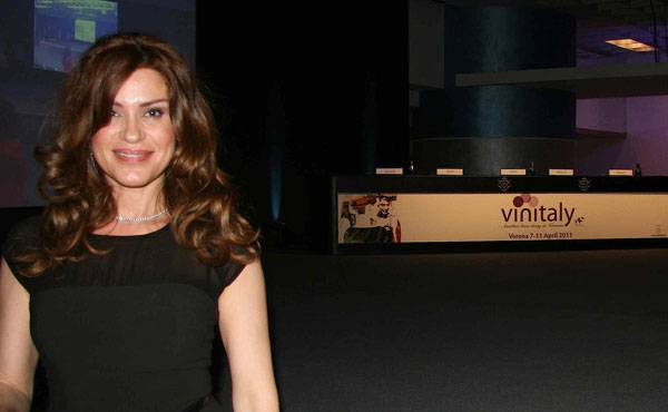 Una “sexy infermiera” per il Vinitaly