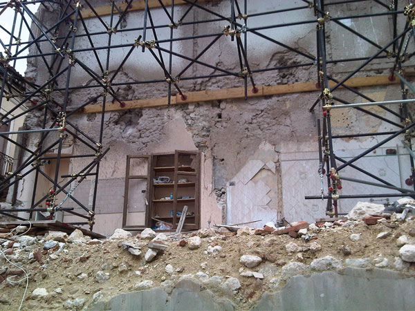 Viaggio all’Aquila, città fantasma