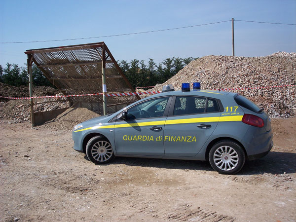 I furbetti della discarica