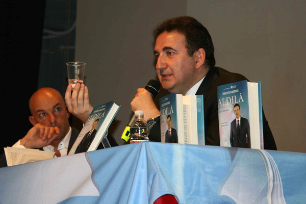 Il bicchiere mezzo pieno di Roberto Giacobbo