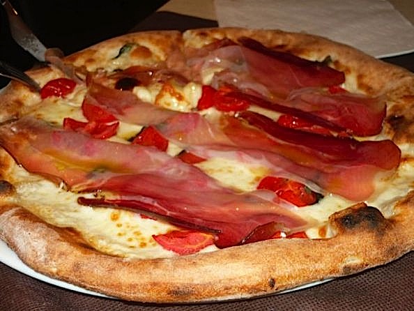 Napoli chiama Asiago: nasce la “Pizza Altopiano”