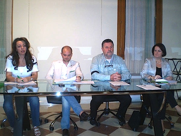 “Soldi buttati via senza alcun risultato”
