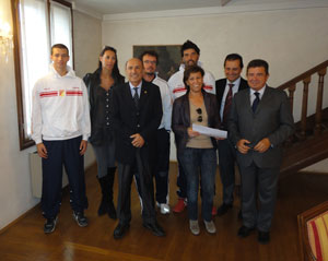 I dirigenti della StB con il sindaco Cimatti e l'assessore Fabris durante la presentazione in Municipio