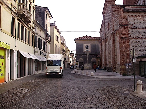 Una città appiedata