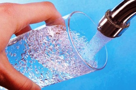 Sale il gradimento per l'“acqua del sindaco”